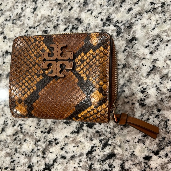 Tory Burch, purse and wallet matching set - Picture 10 of 17